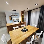 Elegant With Sea View In Saint Vlas Apartman *