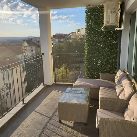 Elegant With Sea View In Saint Vlas Appartement